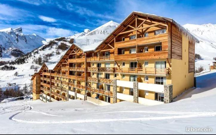 Foux D Piscine 6 Personnes * Allos